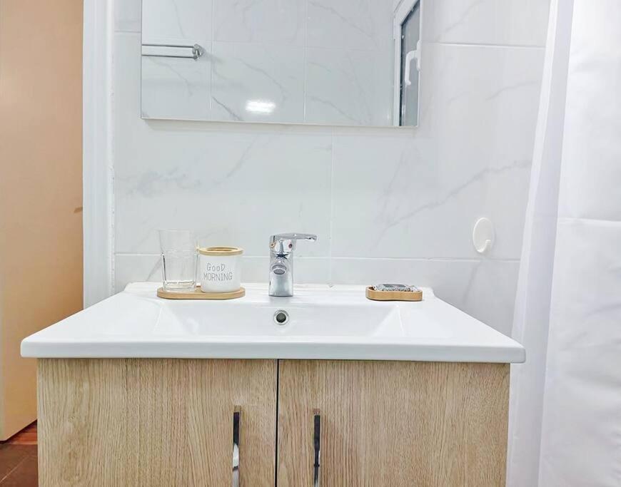 Sunny Two-Bedroom Apartment Next To Panathenaic Stadium Экстерьер фото
